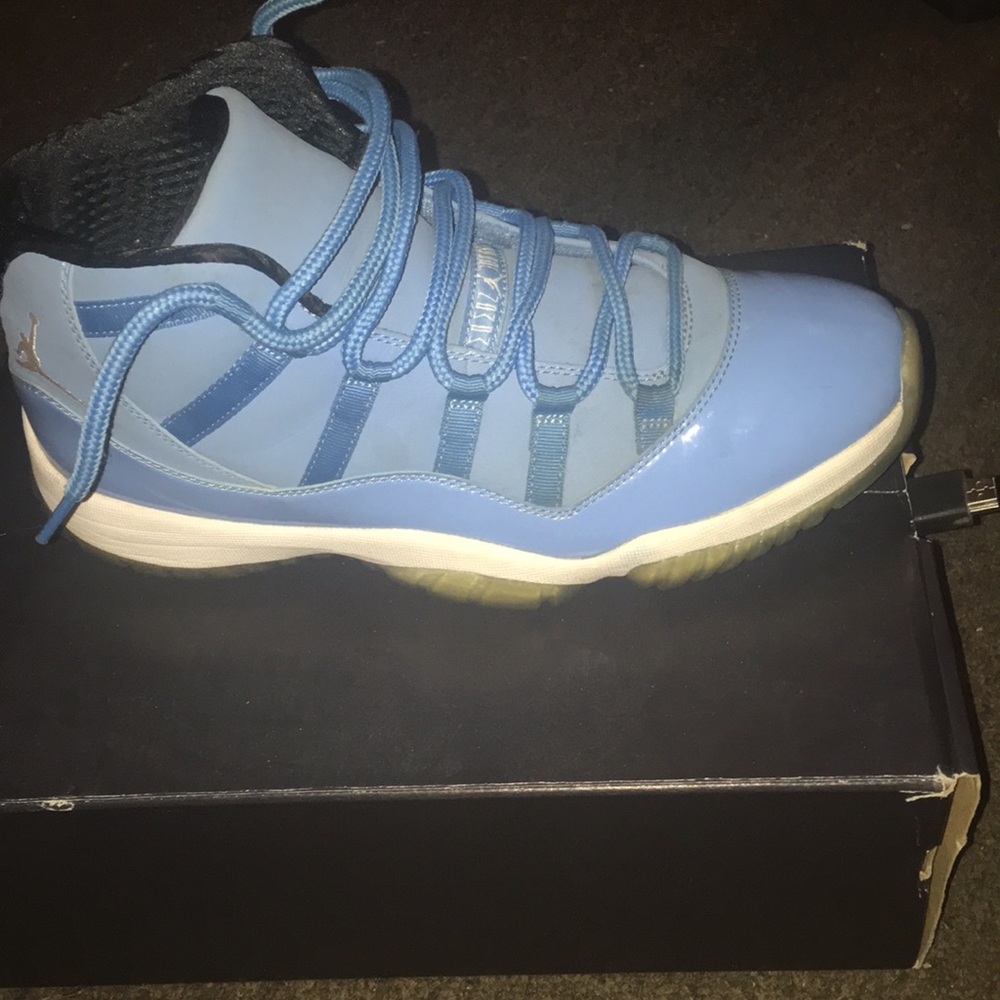 Pantone 11s